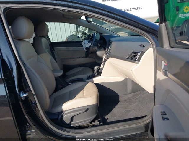 Hyundai Elantra Limited 2017 5NPD84LF5HH087362 Image 5