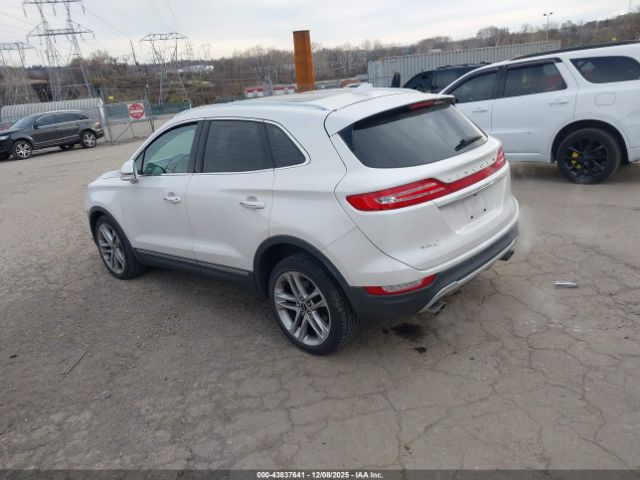 2019 LINCOLN MKC 5LMCJ3D98KUL43325 Photo 2