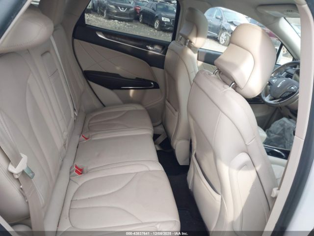 2019 LINCOLN MKC 5LMCJ3D98KUL43325 Photo 7
