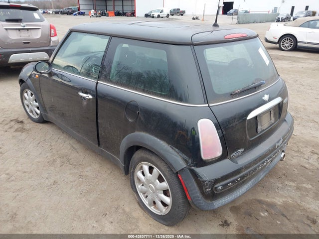 2003 MINI COOPER WMWRC33413TC45715 Photo 2