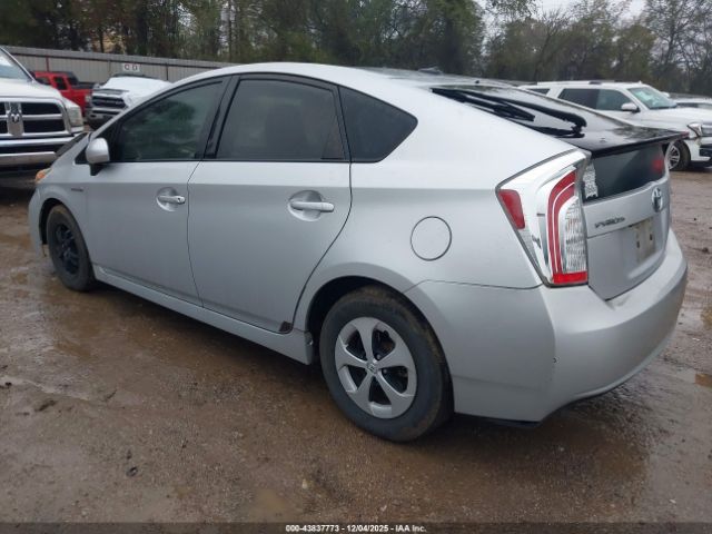 2015 TOYOTA PRIUS JTDKN3DU4F0417414 Photo 2