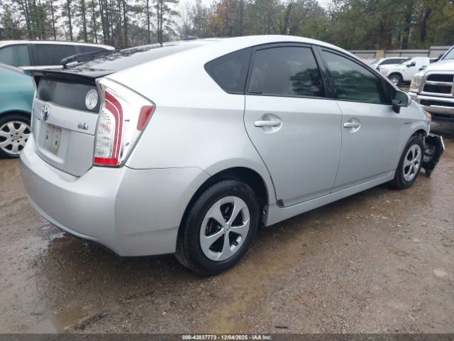 2015 TOYOTA PRIUS JTDKN3DU4F0417414 Photo 3