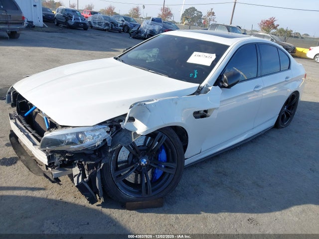 BMW M5 2014 WBSFV9C53ED594146 Image 2
