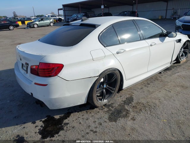BMW M5 2014 WBSFV9C53ED594146 Image 4