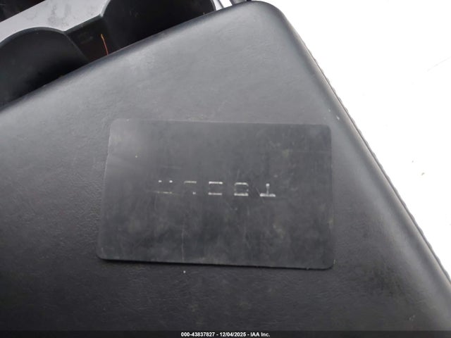 2021 TESLA MODEL Y 5YJYGDEF5MF244057 Photo 10