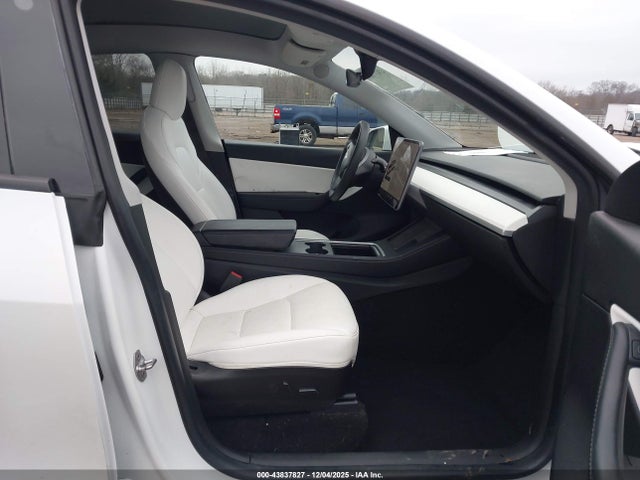 2021 TESLA MODEL Y 5YJYGDEF5MF244057 Photo 4