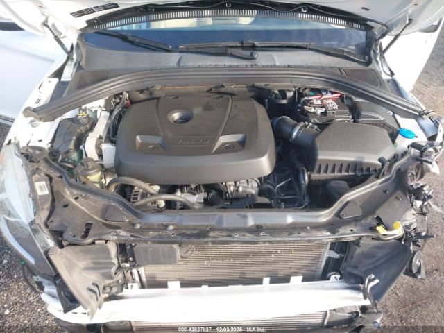 2017 VOLVO XC60 YV440MDU2H2131885 Photo 9