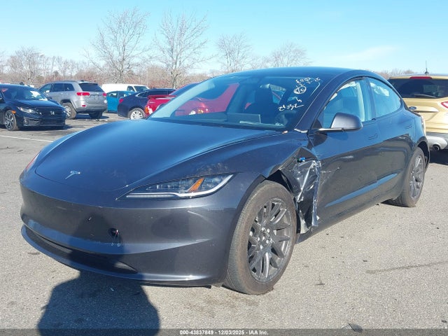 2025 TESLA MODEL 3 5YJ3E1EB6SF024032 Photo 1