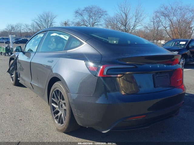 2025 TESLA MODEL 3 5YJ3E1EB6SF024032 Photo 2