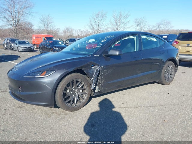 2025 TESLA MODEL 3 5YJ3E1EB6SF024032 Photo 5