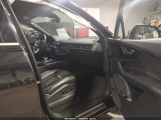 2017 AUDI Q7 WA1VAAF75HD029991 Photo 4