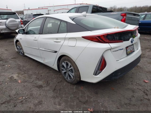 2017 TOYOTA PRIUS PRIME JTDKARFP5H3002304 Photo 2