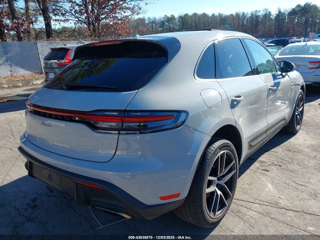 2023 PORSCHE MACAN WP1AA2A51PLB17830 Photo 3