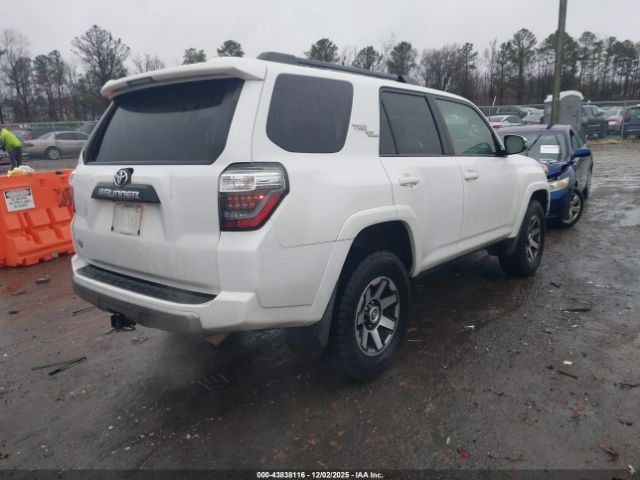 2020 TOYOTA 4RUNNER JTEBU5JR1L5827614 Photo 3