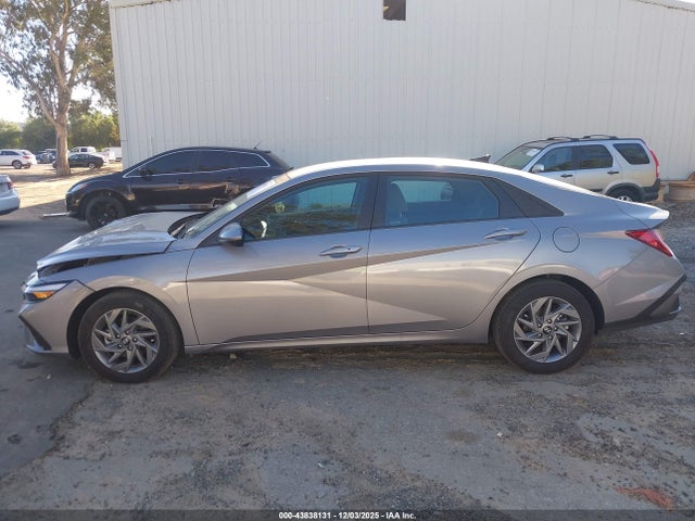 KMHLM4DJ0SU166974 Hyundai Elantra Hybrid Blue
