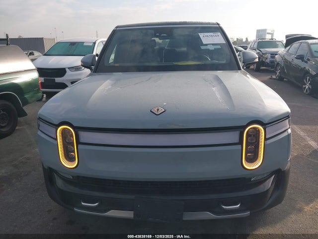 7PDSGABA0PN019590 Rivian R1s Adventure