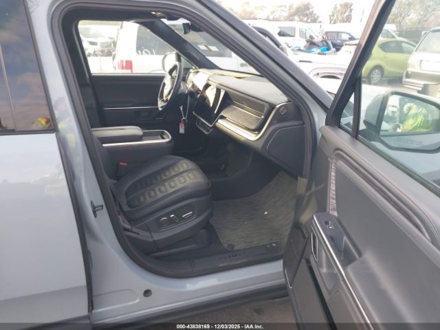 2023 RIVIAN R1S 7PDSGABA0PN019590 Photo 4