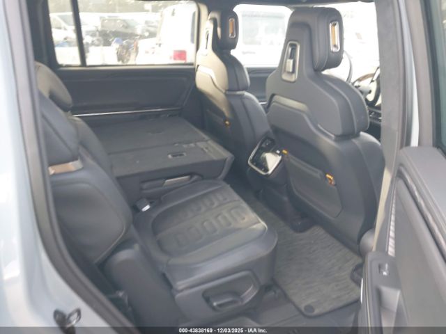 2023 RIVIAN R1S 7PDSGABA0PN019590 Photo 7