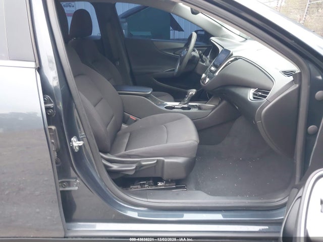 1G1ZD5ST5MF077412 Chevrolet Malibu Fwd Lt