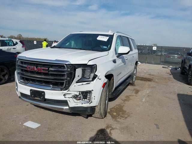 2022 GMC YUKON XL 1GKS1GKD7NR122084 Photo 1