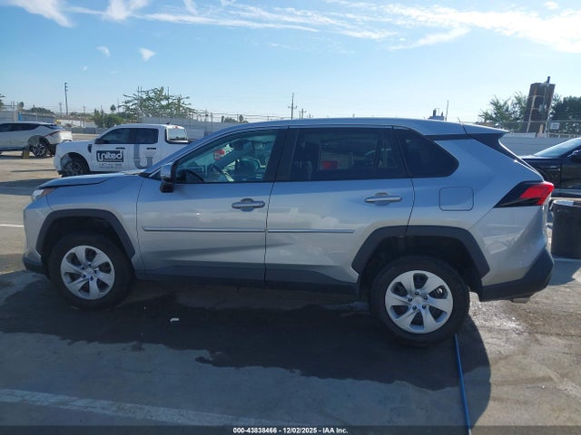 Toyota RAV4 LE 2023 2T3K1RFV9PW296378 Image 14