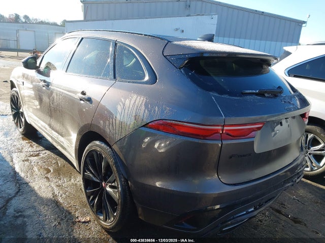 2023 JAGUAR F-PACE SADCT2FU4PA706343 Photo 2