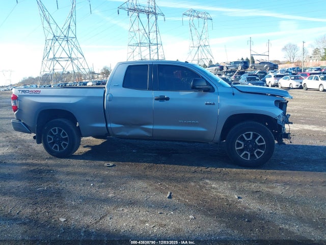 5TFUY5F12KX835230 Toyota Tundra Sr5 5.7l V8