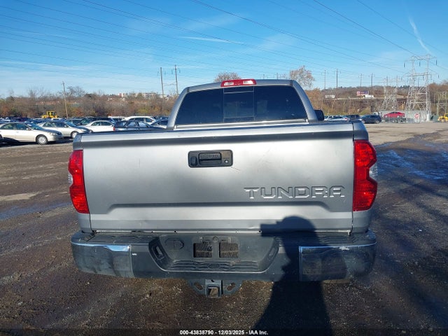 5TFUY5F12KX835230 Toyota Tundra Sr5 5.7l V8