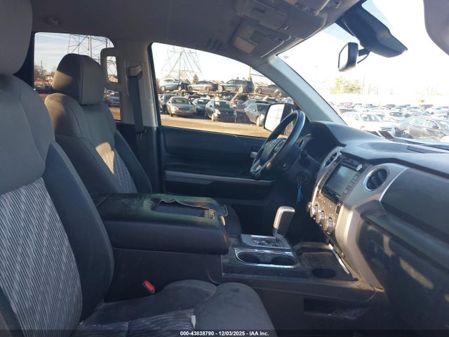 5TFUY5F12KX835230 Toyota Tundra Sr5 5.7l V8