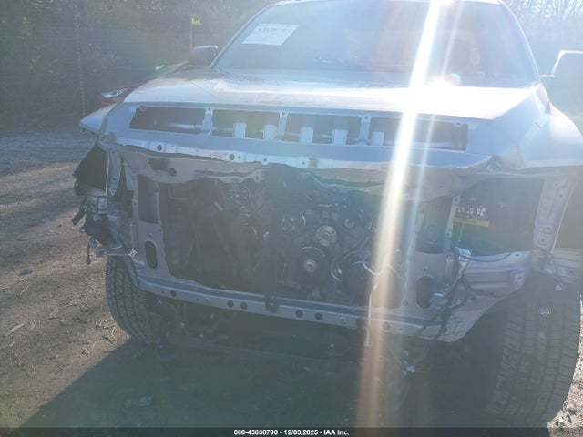 5TFUY5F12KX835230 Toyota Tundra Sr5 5.7l V8