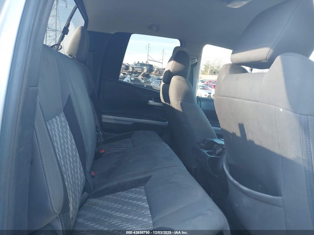 5TFUY5F12KX835230 Toyota Tundra Sr5 5.7l V8