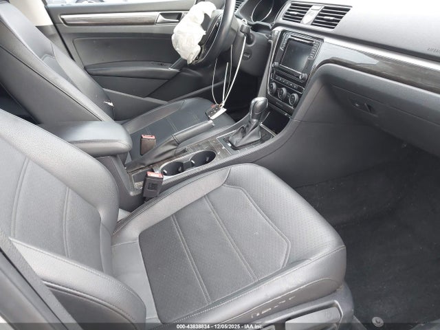 Продажа на аукционе авто 2017 Volkswagen Passat 1.8t Se, vin: 1VWGT7A37HC003928, номер лота: 43838834