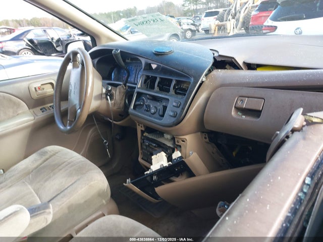 43838864 :رقم المزاد ، 4T3ZF13C4WU083020 vin ، 1998 Toyota Sienna Xle مزاد بيع