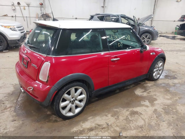 2005 MINI COOPER S WMWRE33435TD98173 Photo 3