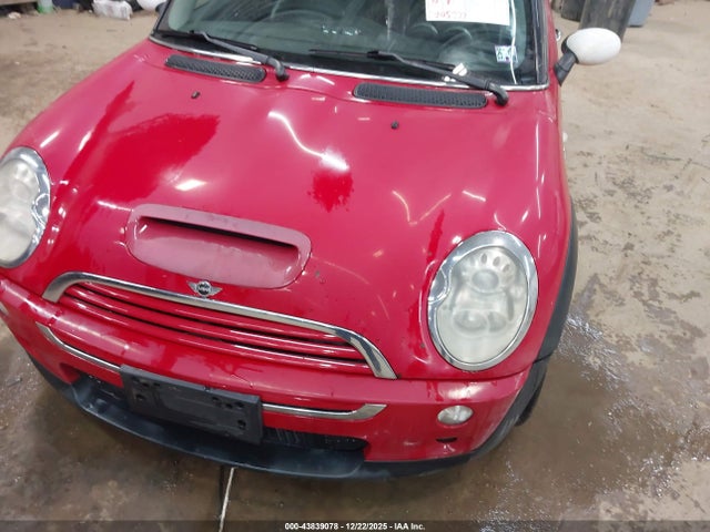 2005 MINI COOPER S WMWRE33435TD98173 Photo 5