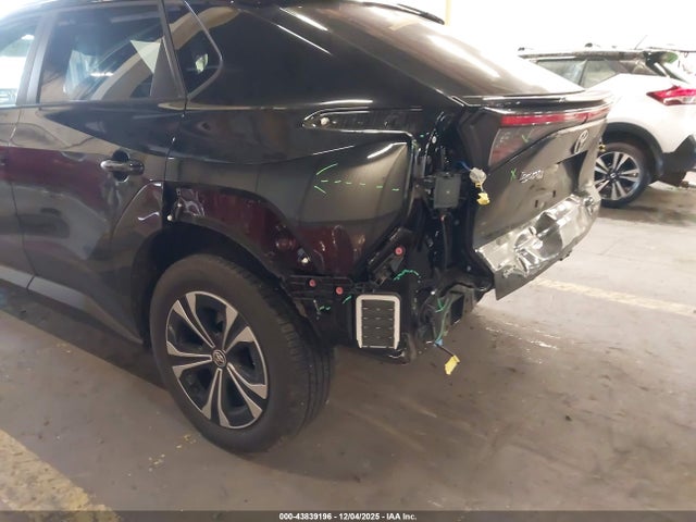 2024 TOYOTA BZ4X JTMABACA5RA072750 Photo 5