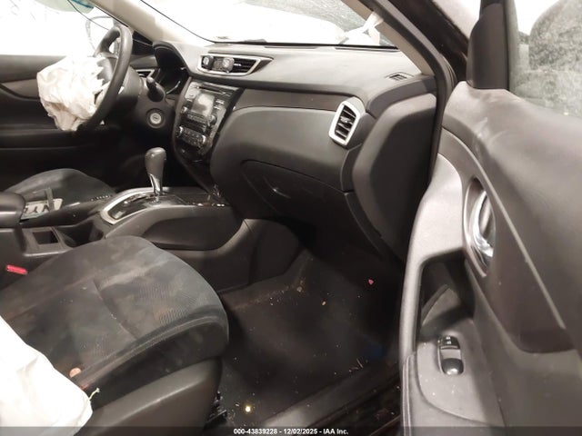 JN8AT2MV6GW131670 Nissan ROGUE S