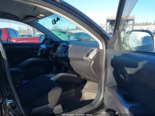 2011 MITSUBISHI OUTLANDER JA4AS2AW3BU034386 Photo 4