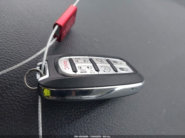 2023 CHRYSLER PACIFICA HYBRID 2C4RC1L70PR527176 Photo 10