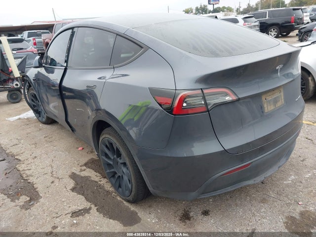 2023 TESLA MODEL Y 7SAYGDEE6PA140222 Photo 2