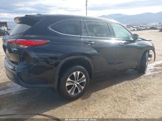2022 TOYOTA HIGHLANDER 5TDGBRCH1NS540251 Photo 3