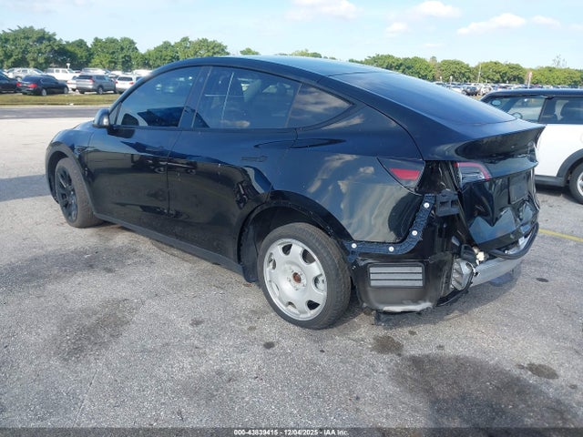 2021 TESLA MODEL Y 5YJYGDEE6MF189836 Photo 2
