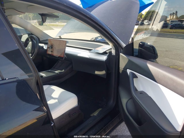 2021 TESLA MODEL Y 5YJYGDEE6MF189836 Photo 4