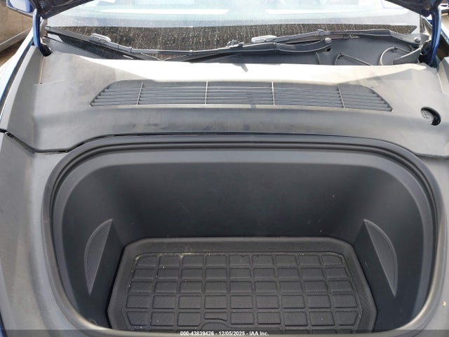 Продажа на аукционе авто 2023 Tesla Model Y Awd/long Range Dual Motor All-wheel Drive, vin: 7SAYGAEE5PF644181, номер лота: 43839426