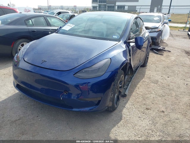 Продажа на аукционе авто 2023 Tesla Model Y Awd/long Range Dual Motor All-wheel Drive, vin: 7SAYGAEE5PF644181, номер лота: 43839426