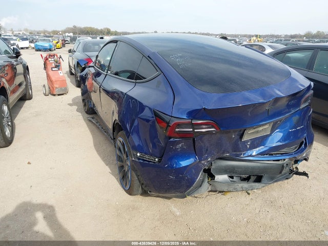 Продажа на аукционе авто 2023 Tesla Model Y Awd/long Range Dual Motor All-wheel Drive, vin: 7SAYGAEE5PF644181, номер лота: 43839426