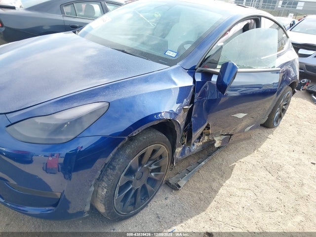 Продажа на аукционе авто 2023 Tesla Model Y Awd/long Range Dual Motor All-wheel Drive, vin: 7SAYGAEE5PF644181, номер лота: 43839426