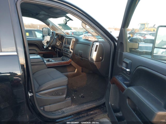 43839501 :رقم المزاد ، 1GT22YEG6FZ516505 vin ، 2015 Gmc Sierra 2500hd Sle مزاد بيع