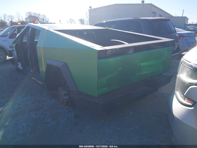 2024 TESLA CYBERTRUCK 7G2CEHED2RA027590 Photo 2