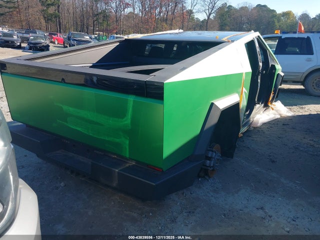 2024 TESLA CYBERTRUCK 7G2CEHED2RA027590 Photo 3